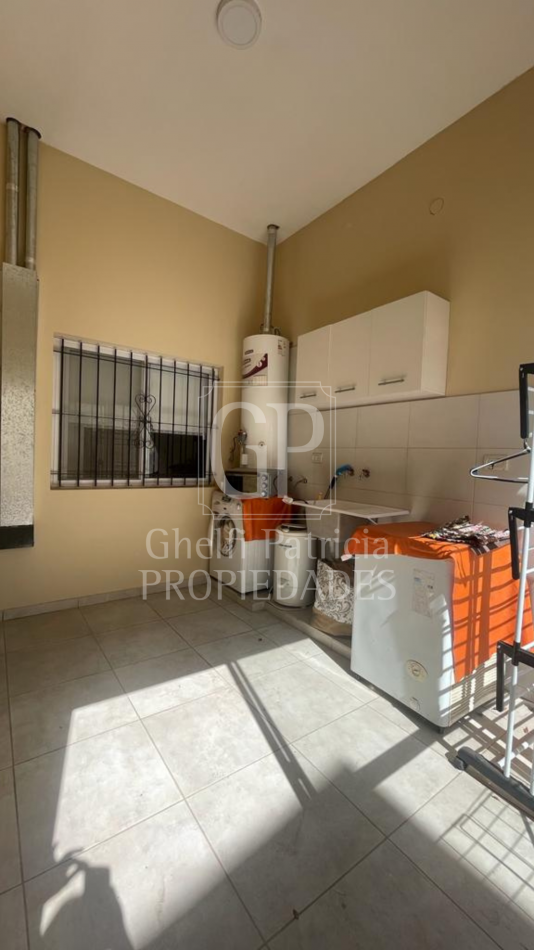 - CASA EN VENTA-