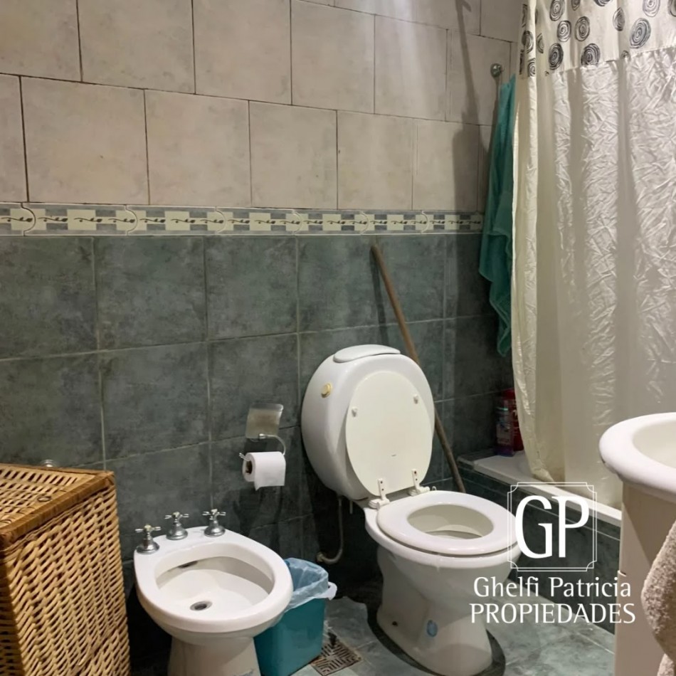 CASA EN VENTA- OPORTUNIDAD.