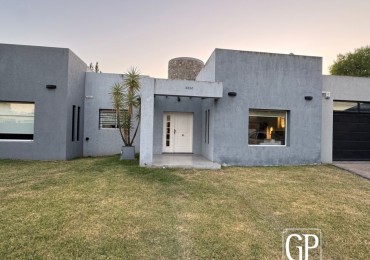 HERMOSA CASA/QUINTA EN VENTA.
